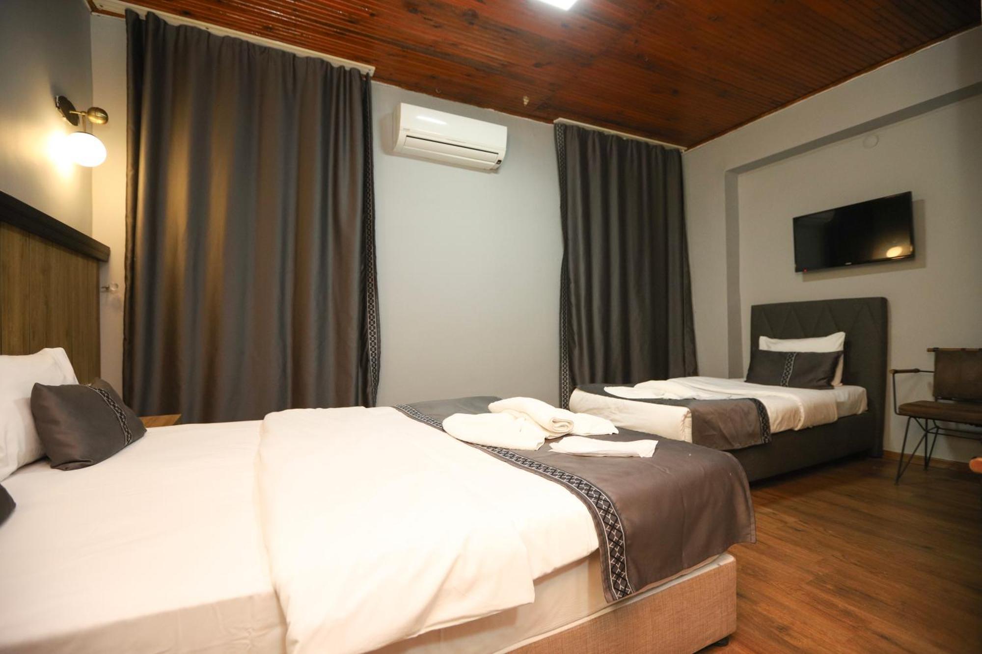 La Pera Suites Istanbul Exterior photo