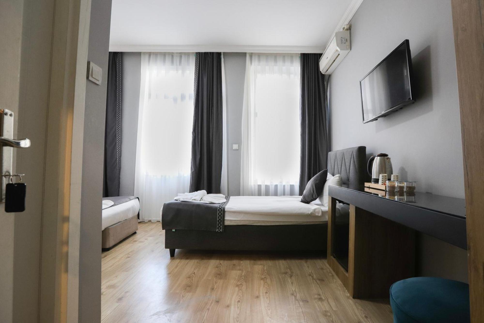La Pera Suites Istanbul Exterior photo
