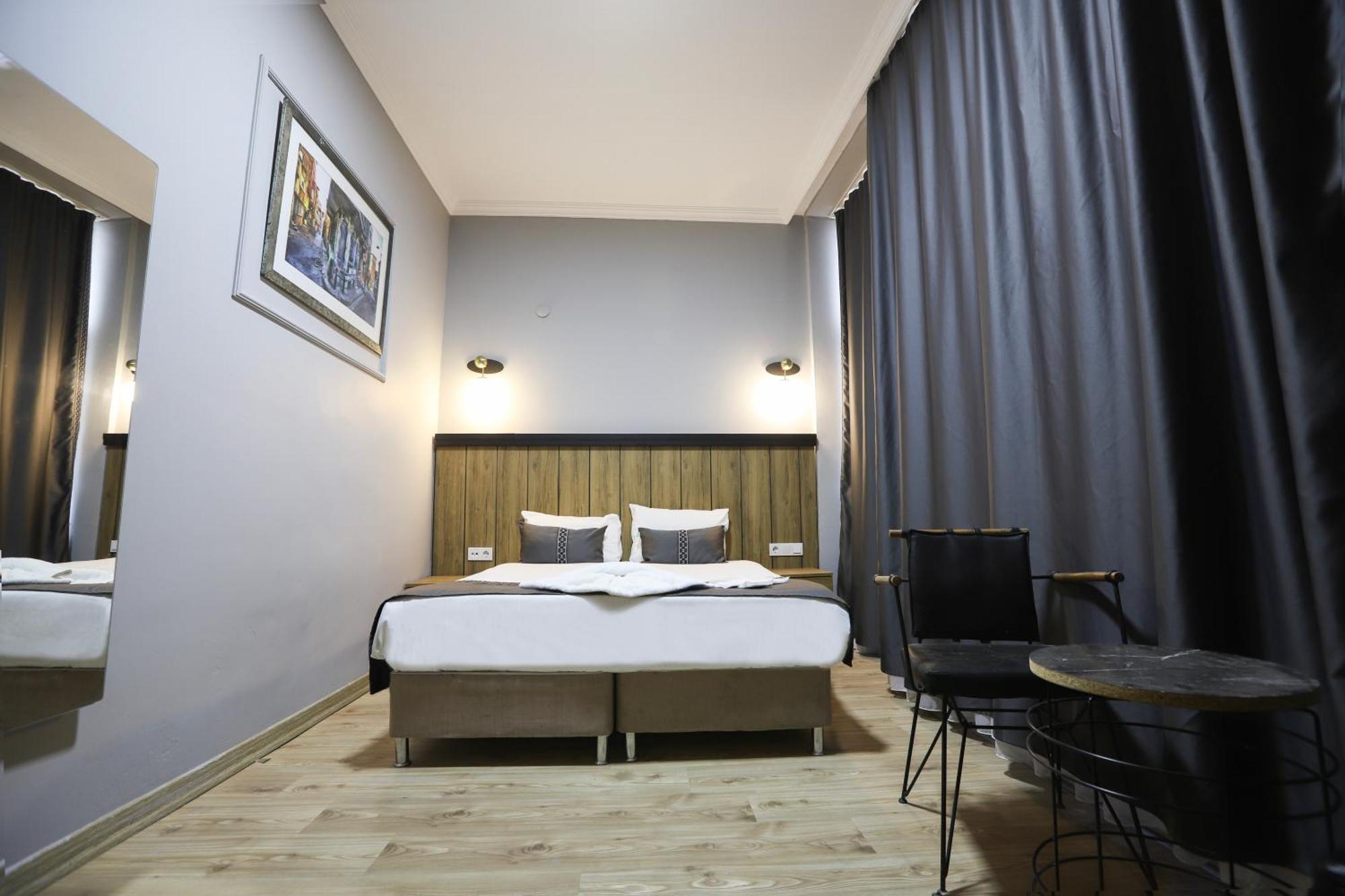 La Pera Suites Istanbul Exterior photo