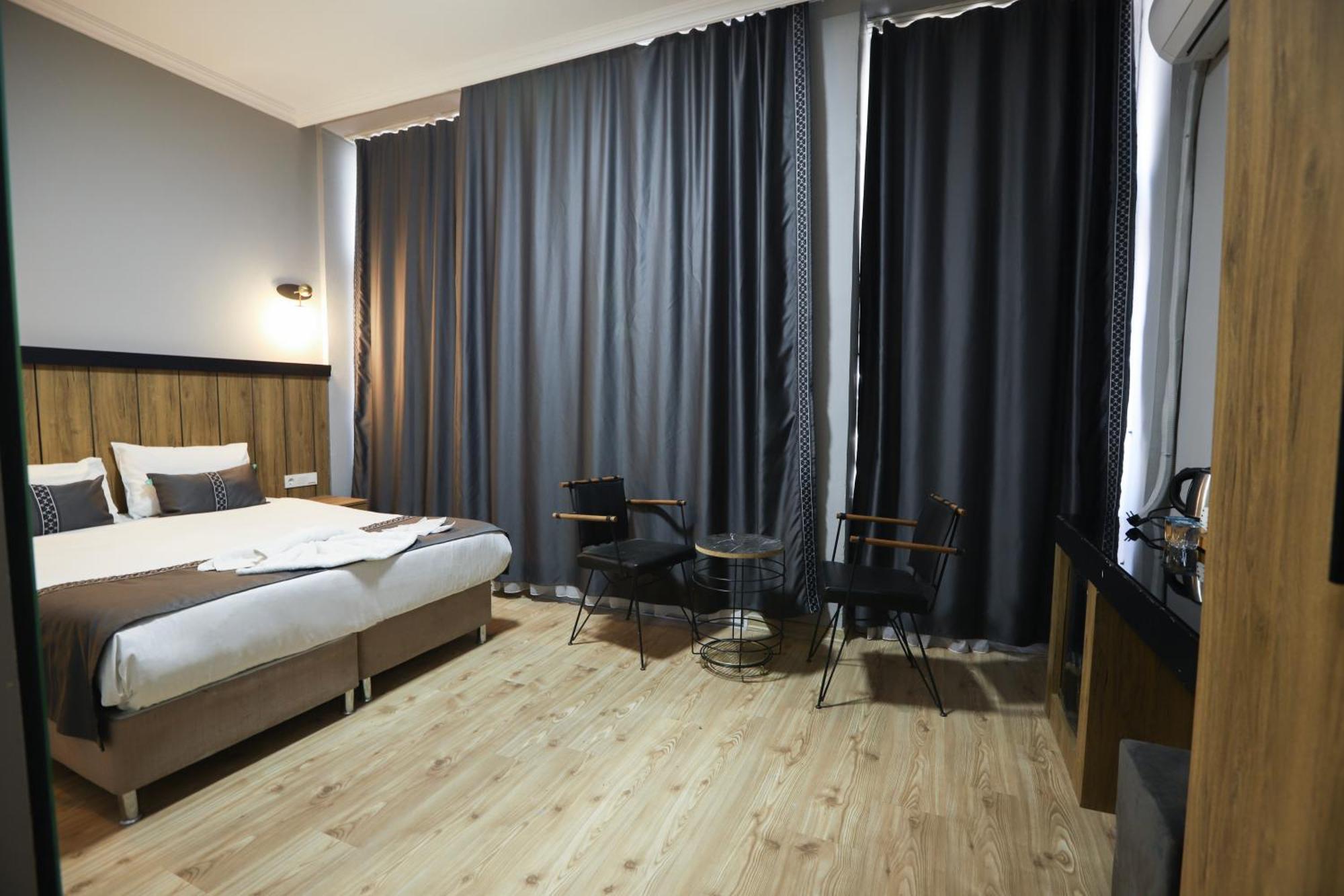 La Pera Suites Istanbul Exterior photo