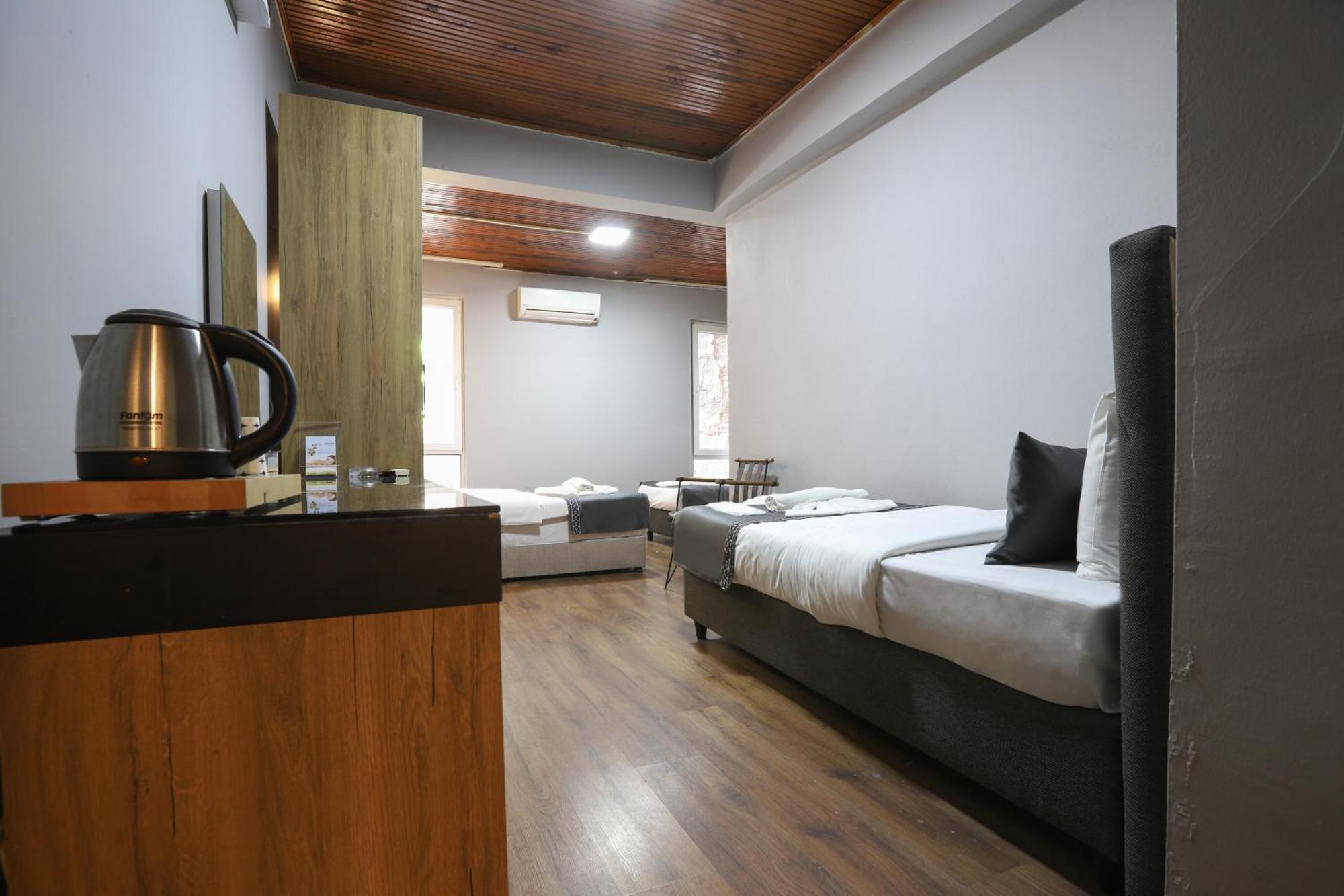 La Pera Suites Istanbul Exterior photo